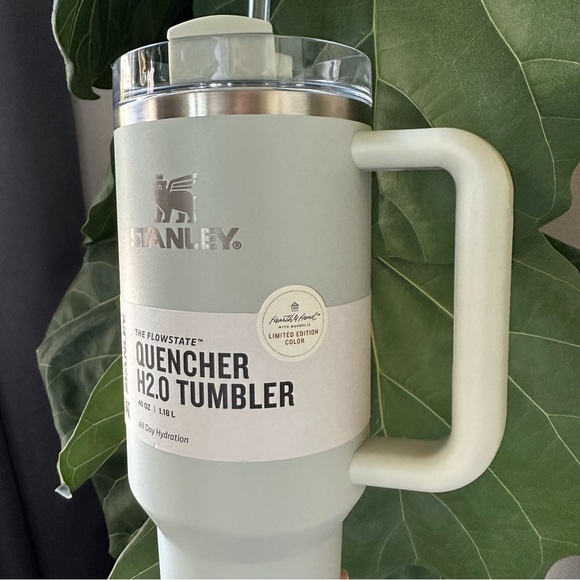 Stanley x Hearth and Hand 40oz Stainless Steel H2.0 Flowstate Quencher Tumbler - Picture 2 of 7